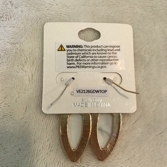 NEW! 💎 White Opal Earrings - Picture 2 of 3